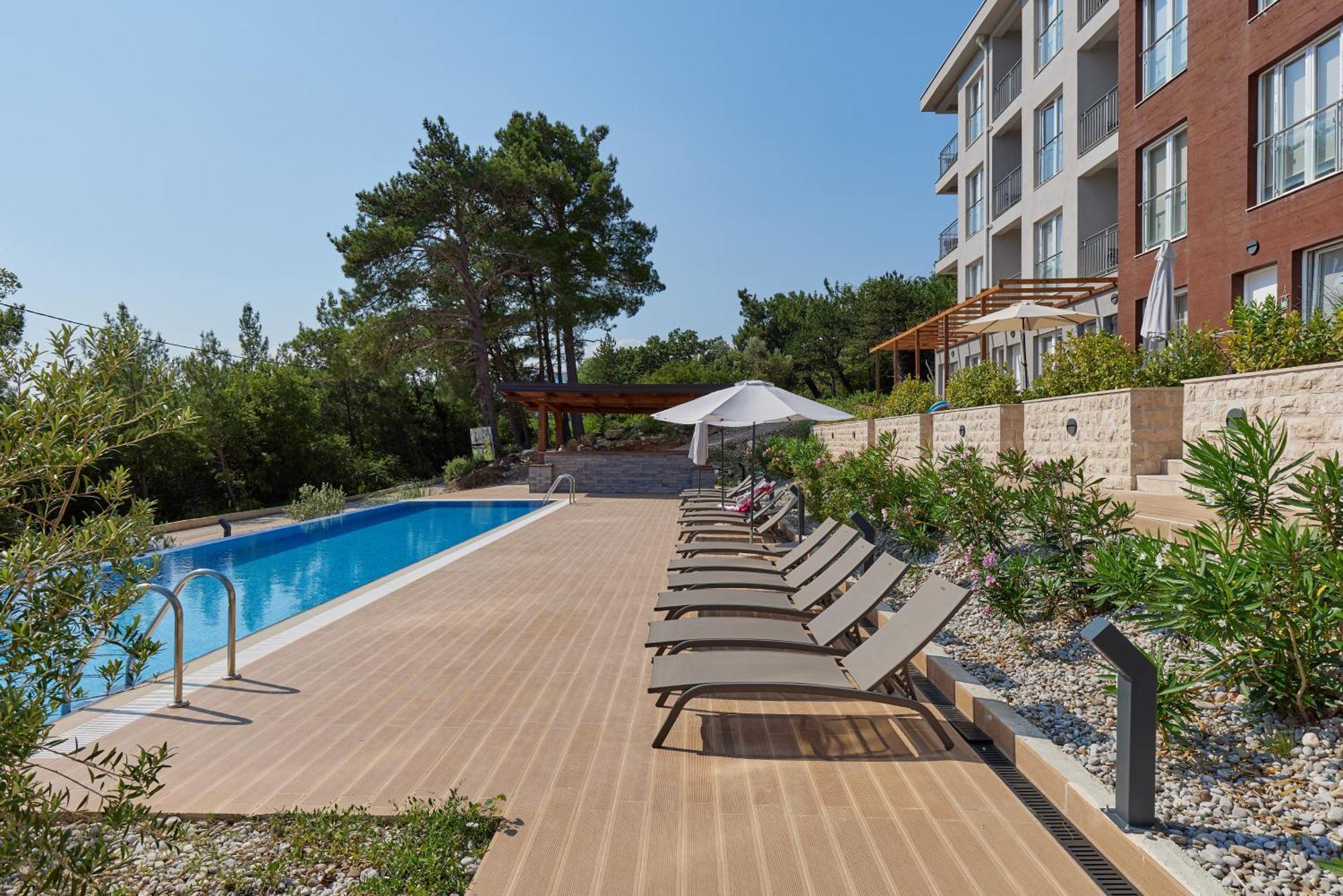 Adriatic Heights Aparthotel Kavač Eksteriør bilde
